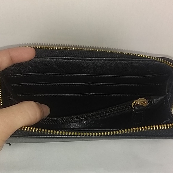 Joe's Jeans black zip around wallet. NWT - Picture 6 of 6